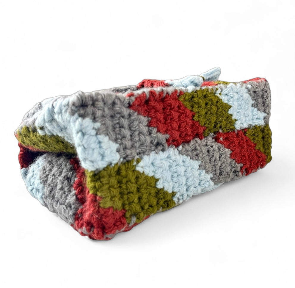 Patrón de bolso de hombro Tabby 20 a crochet con acolchado patchwork (Descarga en PDF)